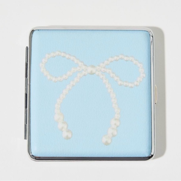 A Shop Of Things Bow Stash Case Cardholder Light Blue with Pearls, NWT 420 Gift - Picture 1 of 3